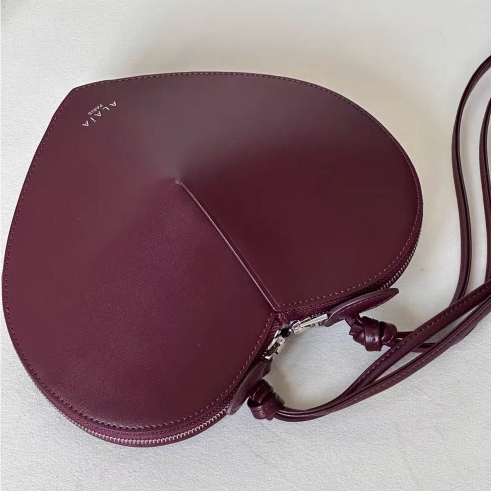 ALAÏA Heart-Shaped Leather Crossbody Bag - Picture 2 of 6